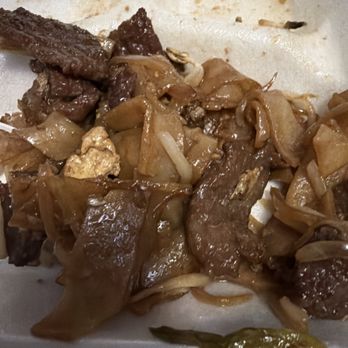 Cafe Oasis - Flat noodles with beef - Asian Fusion Near Me - Oklahoma City, Oklahoma