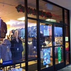 Oxford Street - Urban wear shop