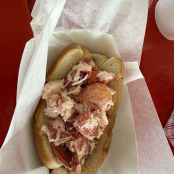 Cape Pier Chowder House - Lobster Roll - Seafood Near Me - Kennebunkport, Maine Cape Pier Chowder House - Lobster Roll - Seafood Near Me - Kennebunkport, Maine