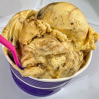 Metropolitan Ice Cream - Bourbon Trail Ice Cream and Nana's Banana Pudding Ice Cream at RJ's Metropolitan Ice Cream Co. - Desserts Near Me - Jackson, Michigan
