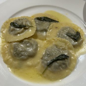 Amarone Kitchen and Bar - Mushroom ravioli with butter and sage - Italian Near Me - Los Angeles, California Amarone Kitchen and Bar - Mushroom ravioli with butter and sage - Italian Near Me - Los Angeles, California