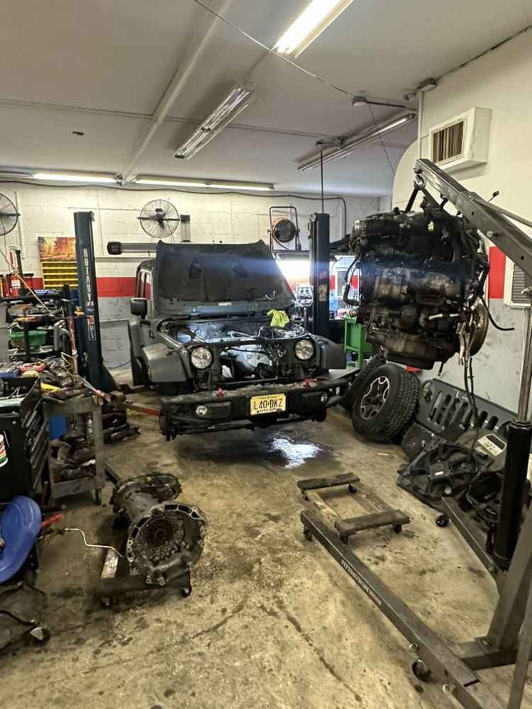 ENGINE & TRANS MASTERS Updated October 2024 231 Photos 736