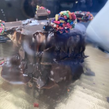 Cold Stone Creamery - a chocolate cake with sprinkles - Ice Cream & Frozen Yogurt Near Me - Lexington, Kentucky Cold Stone Creamery - a chocolate cake with sprinkles - Ice Cream & Frozen Yogurt Near Me - Lexington, Kentucky