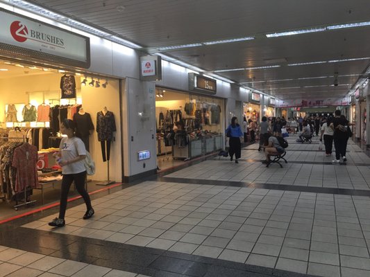 Breeze Center by null