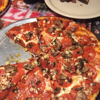 Trackside Pizza - Pizza Near Me - Puyallup, Washington