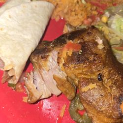 Los Gallos Mexican Restaurant - Carnitas i love carnitas but today not the best meat was very dry and lacking flavor.