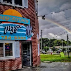 Harbortown Pizza - Outside sign on US-23.