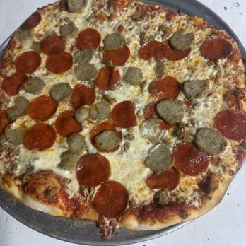 Sonny Chubs Premium Pies - Pizza Near Me - Austin, Texas Sonny Chubs Premium Pies - Pizza Near Me - Austin, Texas