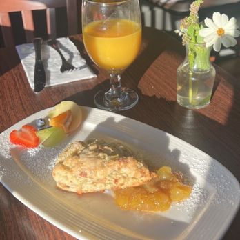 Volcano Union Inn + Pub - Fig scone with fig preserves. Everything is homemade and fresh. - Bed & Breakfast Near Me - Volcano, California Volcano Union Inn + Pub - Fig scone with fig preserves. Everything is homemade and fresh. - Bed & Breakfast Near Me - Volcano, California