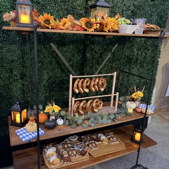 Danny Thomas Party Rentals - Bar shelf and hege used for apps display - Party Equipment Rentals Near Me - Sunnyvale, California