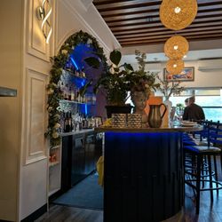 Greek Tycoon Restaurant - Bar and decor