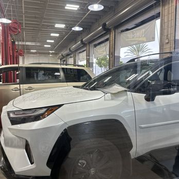 Discount Tire & Service Centers - Car service for tire repair - Tires Near Me - Long Beach, California Discount Tire & Service Centers - Car service for tire repair - Tires Near Me - Long Beach, California