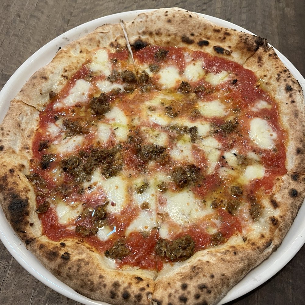 Salsiccia Pizza Salsiccia Pizza