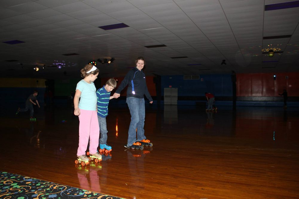 SKATE EXPRESS Updated June 2024 N9668 Frohling Ln, Watertown
