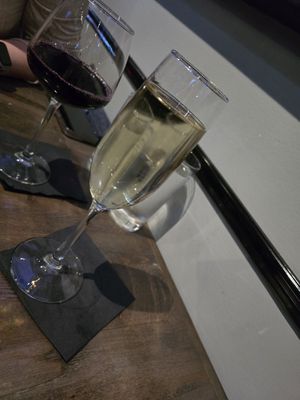 Avenue Social Kitchen & Cocktails by null