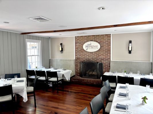19 Raw Oyster Bar by null