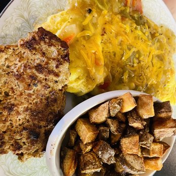 Girasol Cafe and Bakery - Panhandle Omelette w/ Potatoes & Sausage - Bakeries Near Me - Amarillo, Texas