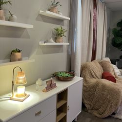 Her Pelvic Health - Entryway