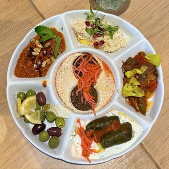 Hummus Mediterranean Kitchen - appetizer sampler - Mediterranean Near Me - Palo Alto, California