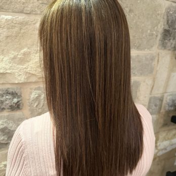 Mouton's Salon - Hair Salons Near Me - Grapevine, Texas