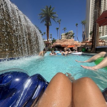 Park MGM Pools & Cabanas - Swimming Pools Near Me - Las Vegas, Nevada