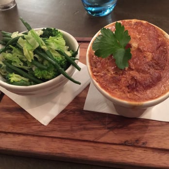 The Hansom Cab - Beef and Guinness pie - Pubs Near Me - London, XGL The Hansom Cab - Beef and Guinness pie - Pubs Near Me - London, XGL