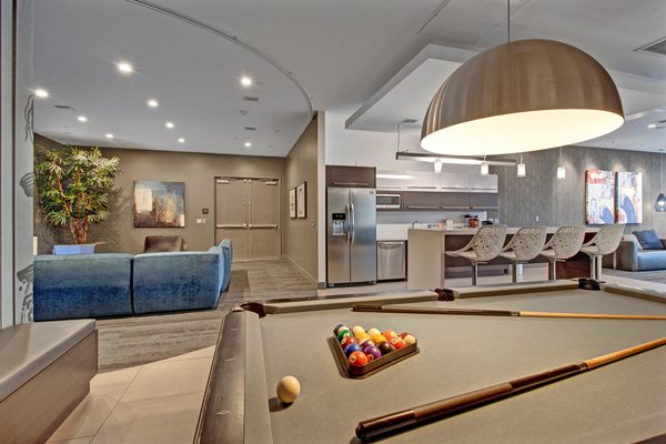 Fiona WeHo Apartments by null