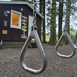 Fløyen utsiktspunkt - Playground climbing rings