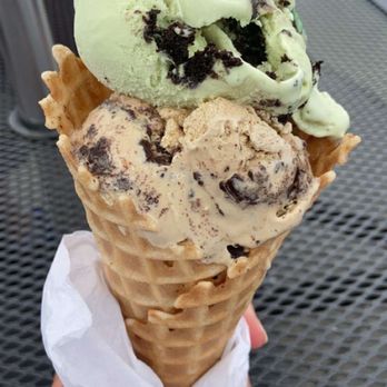 Melt - Grasshopper on top Cappuccino crunch on bottom - Ice Cream & Frozen Yogurt Near Me - North Myrtle Beach, South Carolina Melt - Grasshopper on top Cappuccino crunch on bottom - Ice Cream & Frozen Yogurt Near Me - North Myrtle Beach, South Carolina