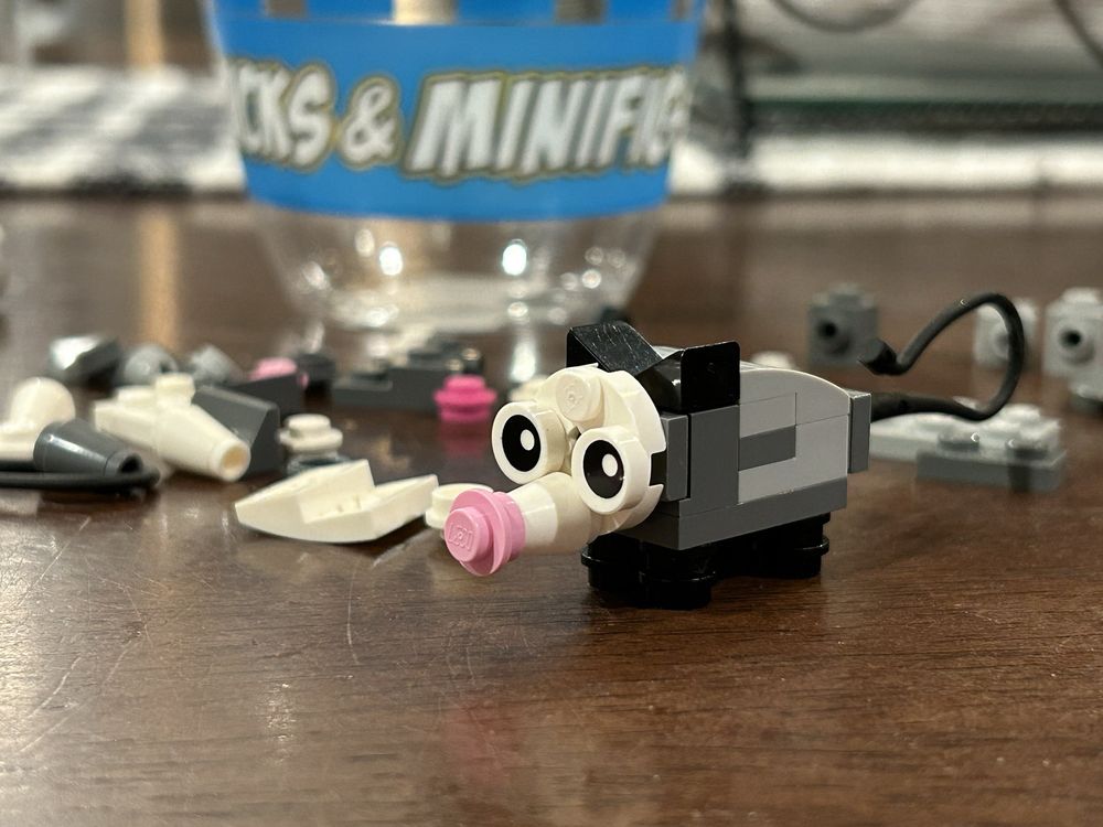 BRICKS & MINIFIGS ORANGE Updated August 2024 2263 North Tustin St