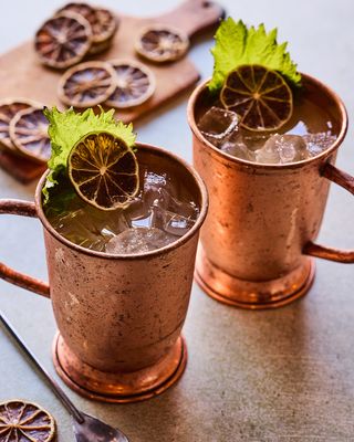 Saint & Second by null