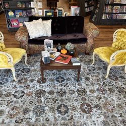 Purple Couch Bookshop - Entry