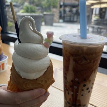 Break the Ice - Taiyaki with vanilla ice-cream filled with Nutella in a cute fish shaped waffle cone and iced Tiger tea with boba. - Ice Cream & Frozen Yogurt Near Me - Riverside, California