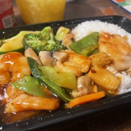96a. C20. Shrimp with Ginger and Garlic Sauce Combo Plate 96a. C20. Shrimp with Ginger and Garlic Sauce Combo Plate