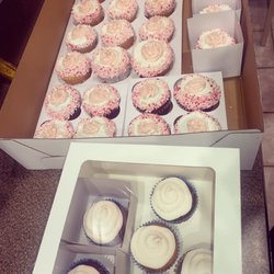 Cakes by Lin