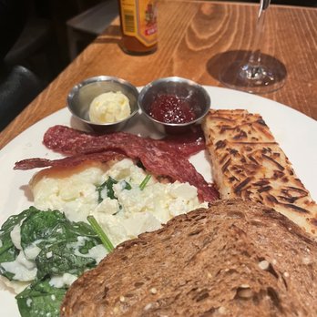 Beatrix - Streeterville - New American Near Me - Chicago, Illinois