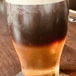 O'Sullivan's Irish Pub - Perfect pour- Black velvet!