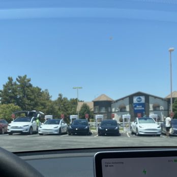 Tesla Supercharger Station - Tejon Ranch - 24 chargers, all full (Saturday afternoon). - EV Charging Stations Near Me - Lebec, California Tesla Supercharger Station - Tejon Ranch - 24 chargers, all full (Saturday afternoon). - EV Charging Stations Near Me - Lebec, California