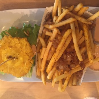 PINCHO - Veggie toston with Cajun fries - Burgers Near Me - Pinecrest, Florida PINCHO - Veggie toston with Cajun fries - Burgers Near Me - Pinecrest, Florida