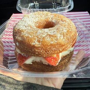 Daily Fresh Donuts & Coffee | Manteca - Strawberry cream cronut - Donuts Near Me - Manteca, California Daily Fresh Donuts & Coffee | Manteca - Strawberry cream cronut - Donuts Near Me - Manteca, California