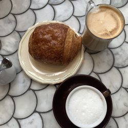 Café Bazin - Coffee and chocolatine