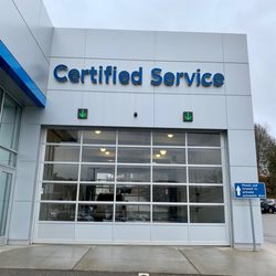Tom Henry Chevrolet - Outside of service drive