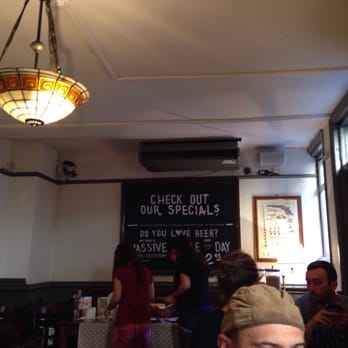 St Christophers Inn - Breakfast at the hostel - Bars Near Me - London, XGL St Christophers Inn - Breakfast at the hostel - Bars Near Me - London, XGL