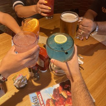 Applebee's Grill + Bar - Drinks - American Near Me - Hodgkins, Illinois