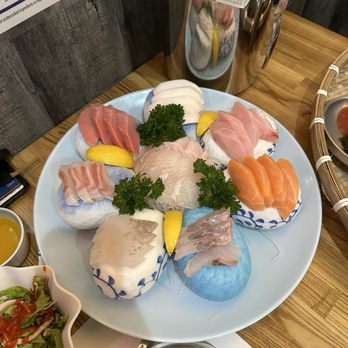 T-Fish Sushi and Roll - Sushi Bars Near Me - Los Angeles, California T-Fish Sushi and Roll - Sushi Bars Near Me - Los Angeles, California