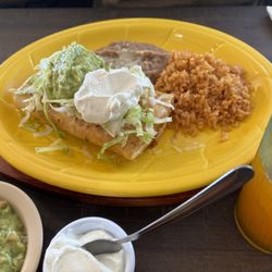 El Mirador - Chicken chimichanga plate