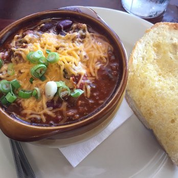Carsons Tavern - Chili with buttered bread - American Near Me - Stuart, Florida Carsons Tavern - Chili with buttered bread - American Near Me - Stuart, Florida