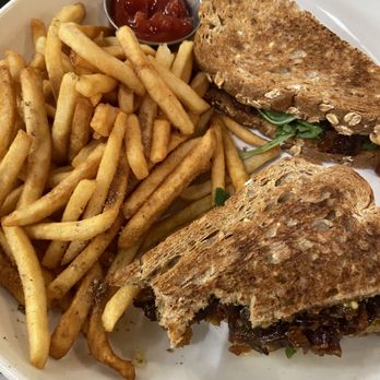 One Flew South - BLT Korean style - New American Near Me - Atlanta, Georgia One Flew South - BLT Korean style - New American Near Me - Atlanta, Georgia