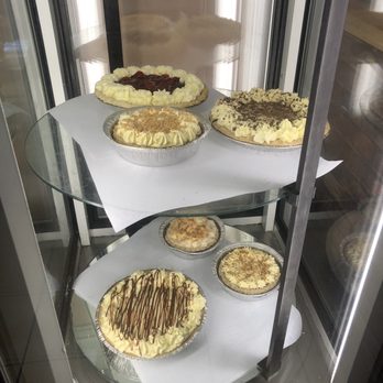 A la Mode - Bakeries Near Me - Gainesville, Virginia