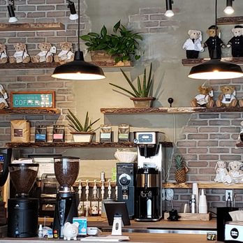 Chillax Coffee - Love the Bear Decor - Coffee & Tea Near Me - Richmond Hill, Ontario Chillax Coffee - Love the Bear Decor - Coffee & Tea Near Me - Richmond Hill, Ontario
